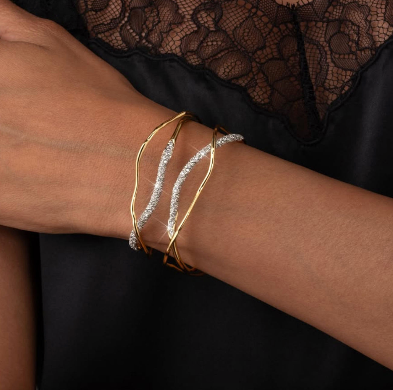 Fashionable 18K Gold-Plated Brass Zirconia Open Bangle