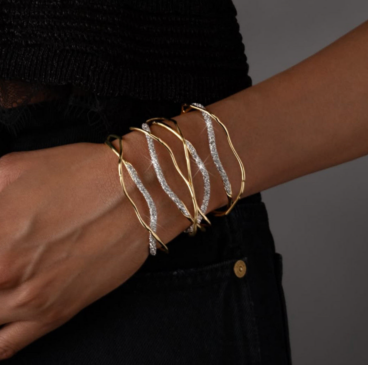 Fashionable 18K Gold-Plated Brass Zirconia Open Bangle