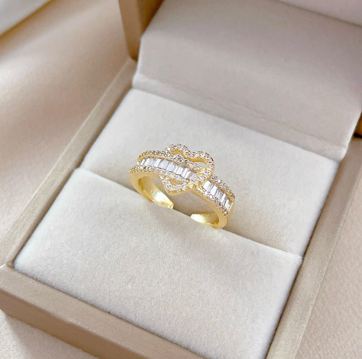Fashion Gold-Tone Chain Hollow-Out Ring